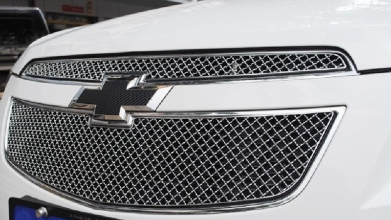 Mặt ca lăng trên ô tô