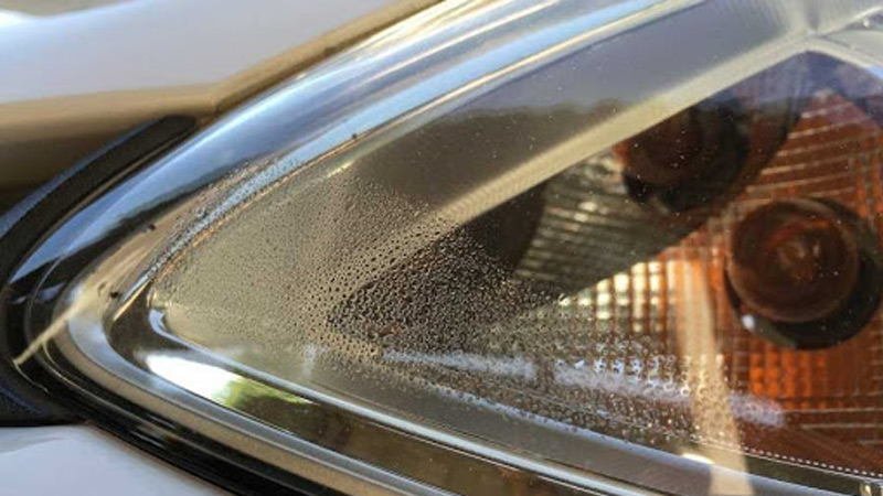 Nguyên nhân đèn pha ô tô bị hấp hơi nước có thể là do lỗi sản xuất