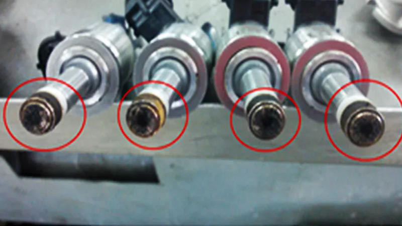 Kim phun nhiên liệu thường bị bẩn ở đầu kim phun