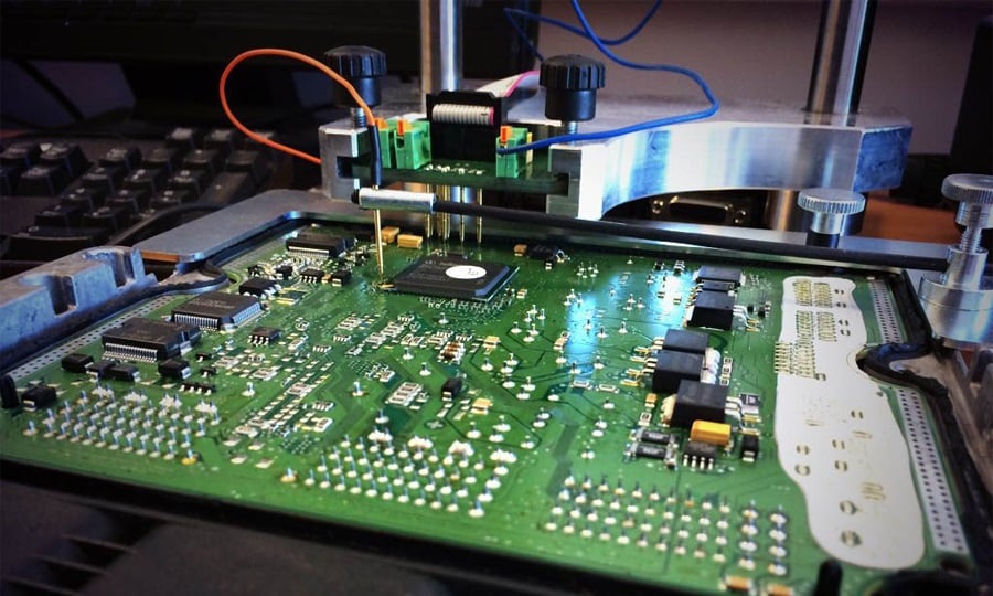 Hộp đen trên ô tô Hộp đen trên ô tô