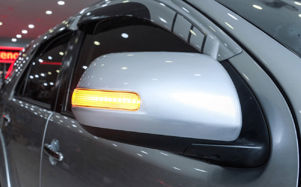 Đèn xi nhan ô tô